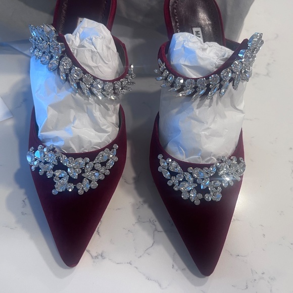 MANOLO BLAHNIK - LURUM - Burgundy VELVET Crystal Embellished - Picture 3 of 16